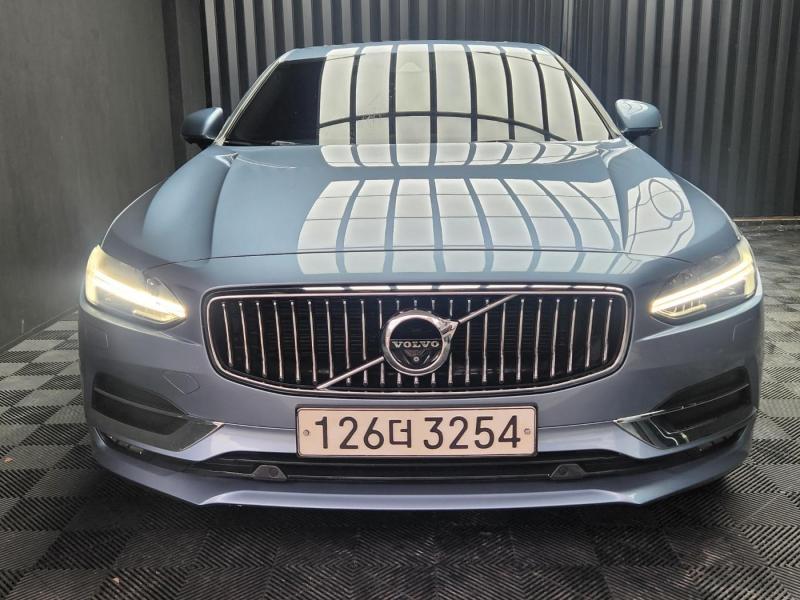    S90 D4 νũ