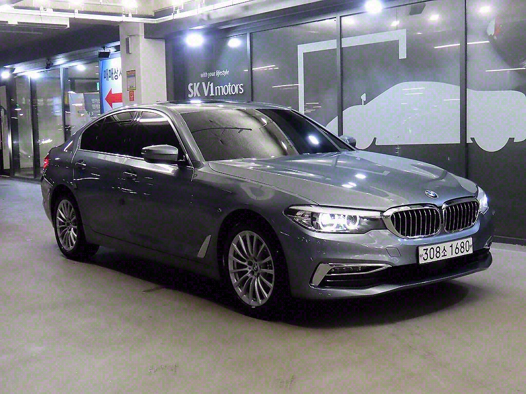 BMW 5ø(7)  520i Ÿ