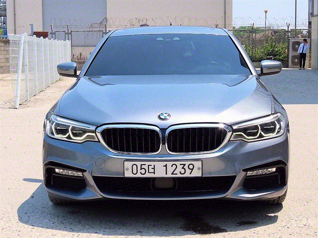 BMW 5ø(7)  530i M ÷