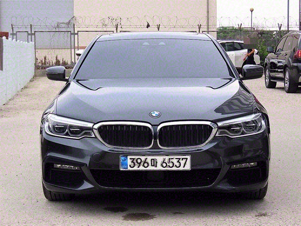 BMW 5ø(7)  520i M 