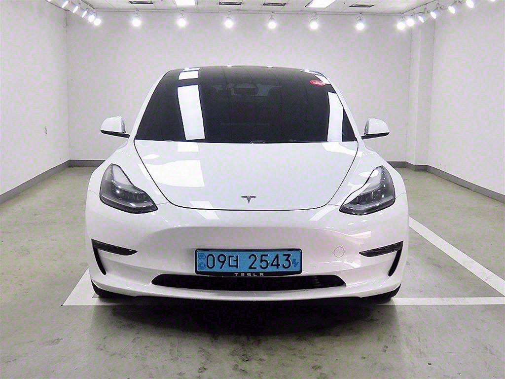 ׽  3 EV RWD 