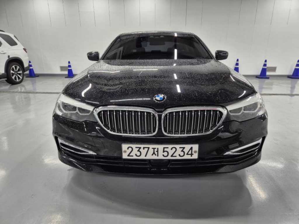 BMW 5ø(7)  520i Ÿ