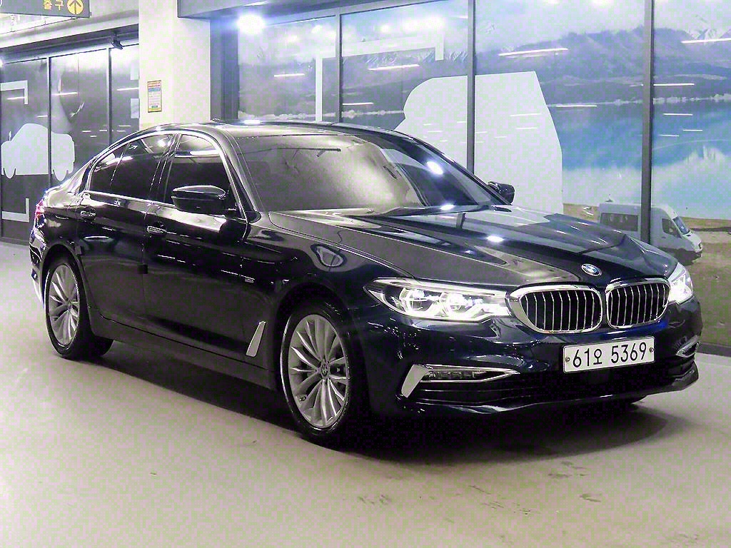 BMW 5ø(7)  530i xDrive Ÿ ÷