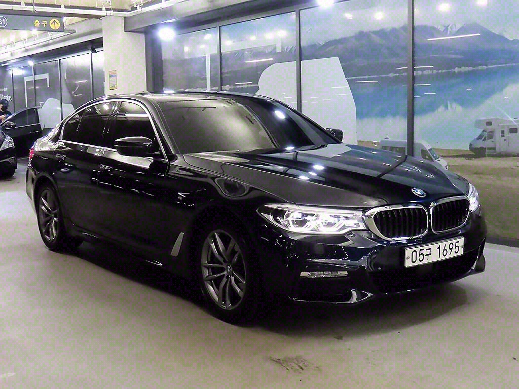 BMW 5ø(7)  530i xDrive M ÷