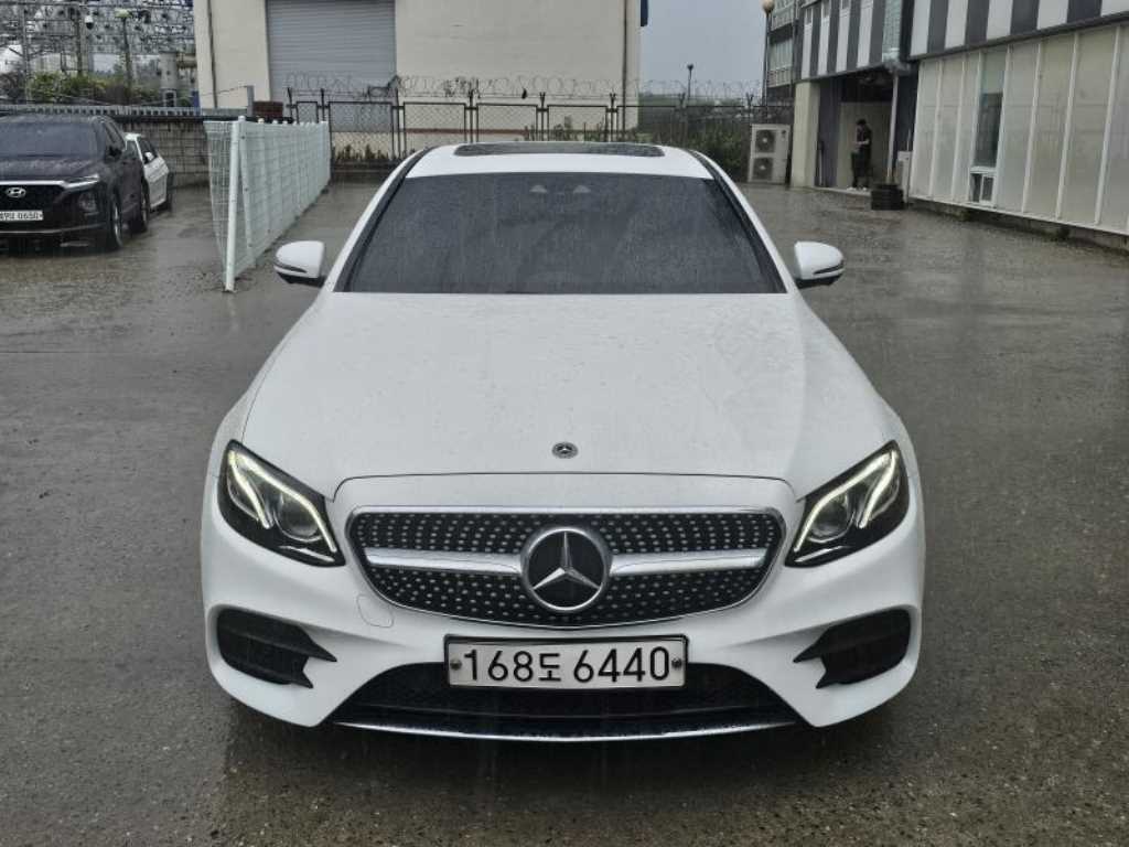  EŬ(5) E300 AMG 