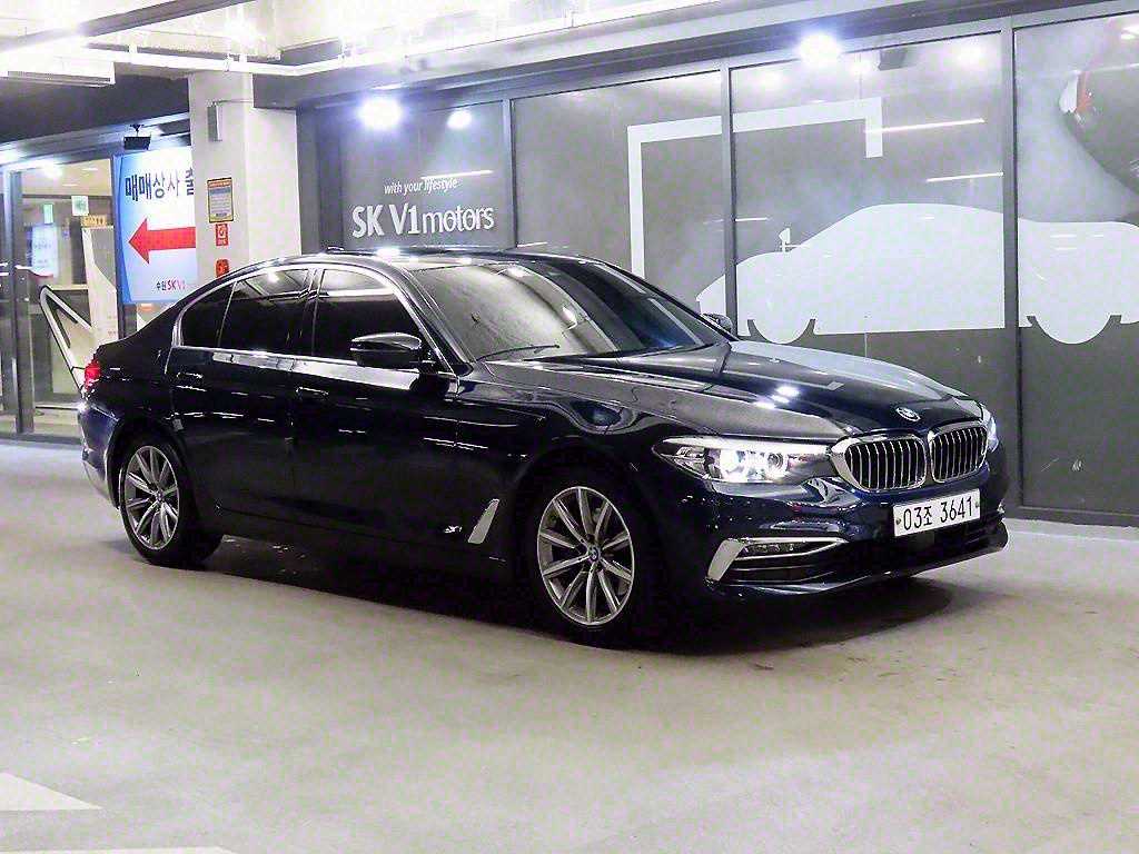 BMW 5ø(7)  520i Ÿ
