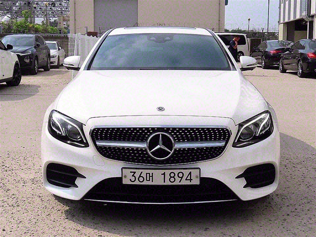  EŬ(5) E300 AMG 