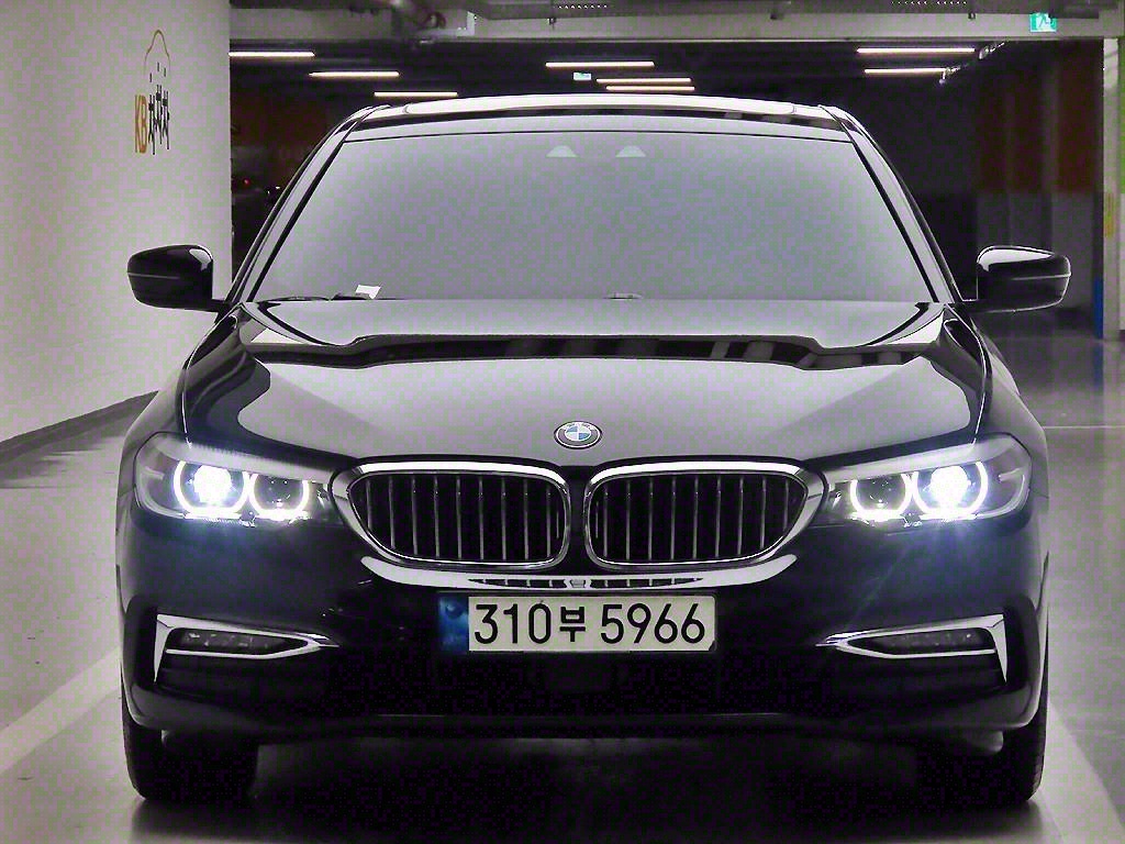 BMW 5ø(7)  520i Ÿ