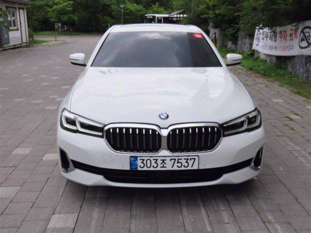 BMW 5ø(7)  520i Ÿ