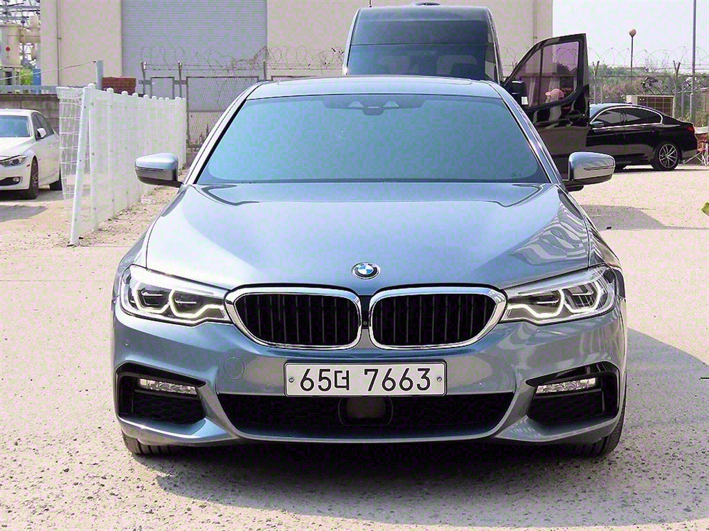 BMW 5ø(7)  520d xDrive M ÷