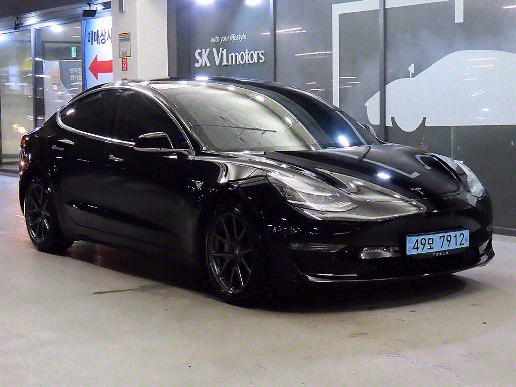 ׽  3 EV AWD  
