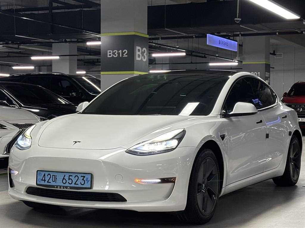 ׽  3 EV AWD  