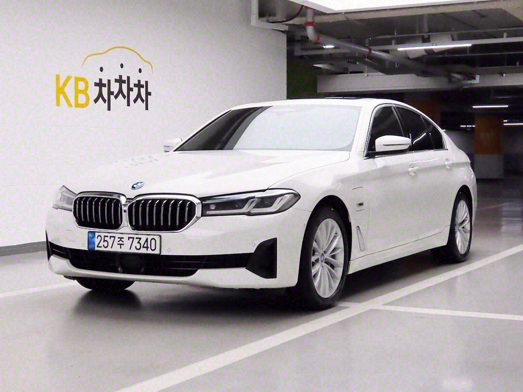 BMW 5ø(7)  530e Ÿ
