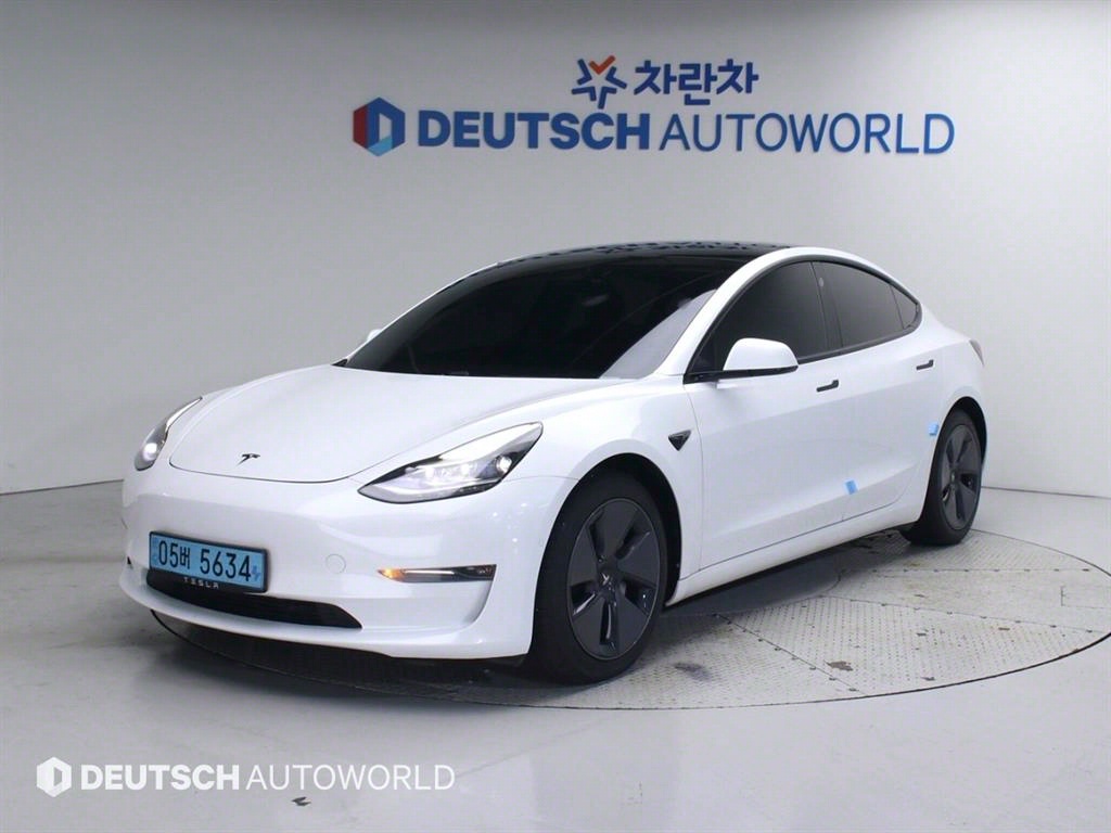 ׽  3 EV AWD  