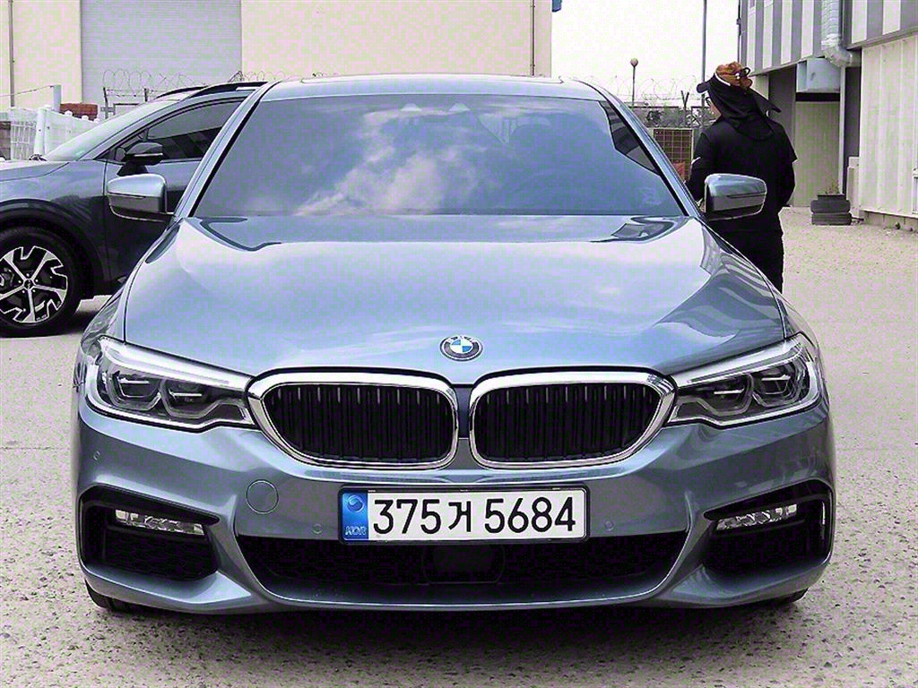 BMW 5ø(7)  520d M