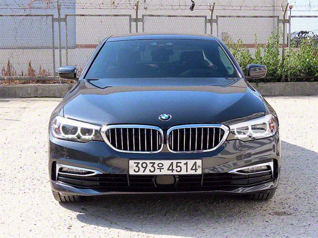 BMW 5ø(7)  520i Ÿ