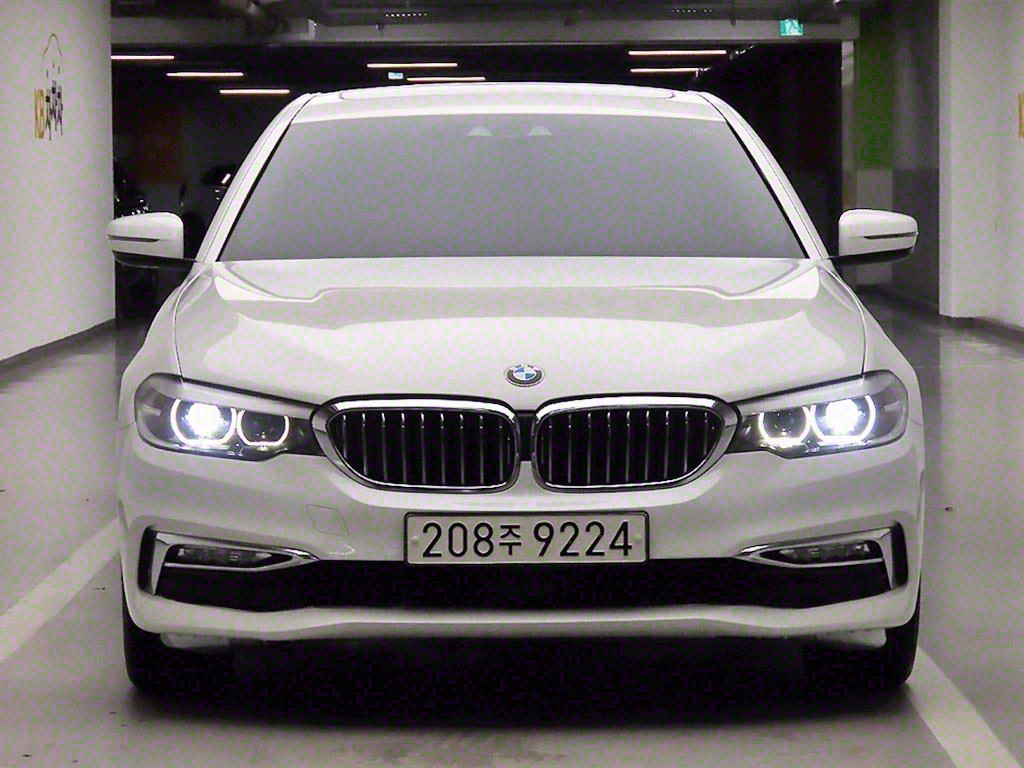 BMW 5ø(7)  520i Ÿ