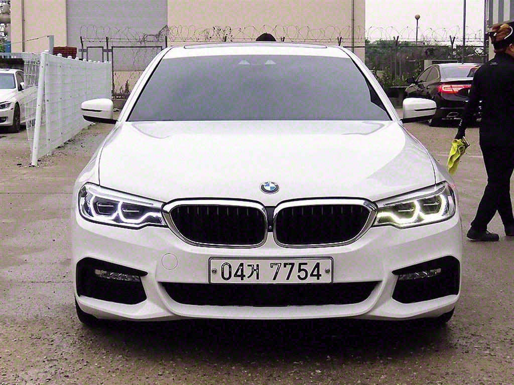 BMW 5ø(7)  520d xDrive M ÷
