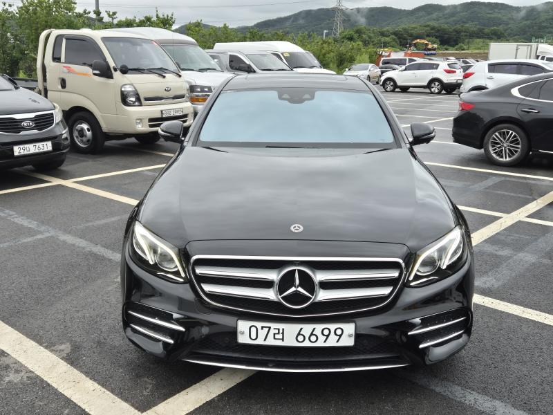 EŬ(5) E300 AMG 