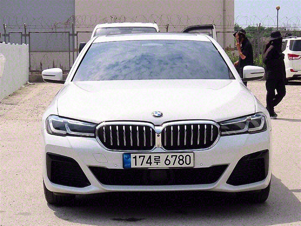 BMW 5ø(7)  530e M 