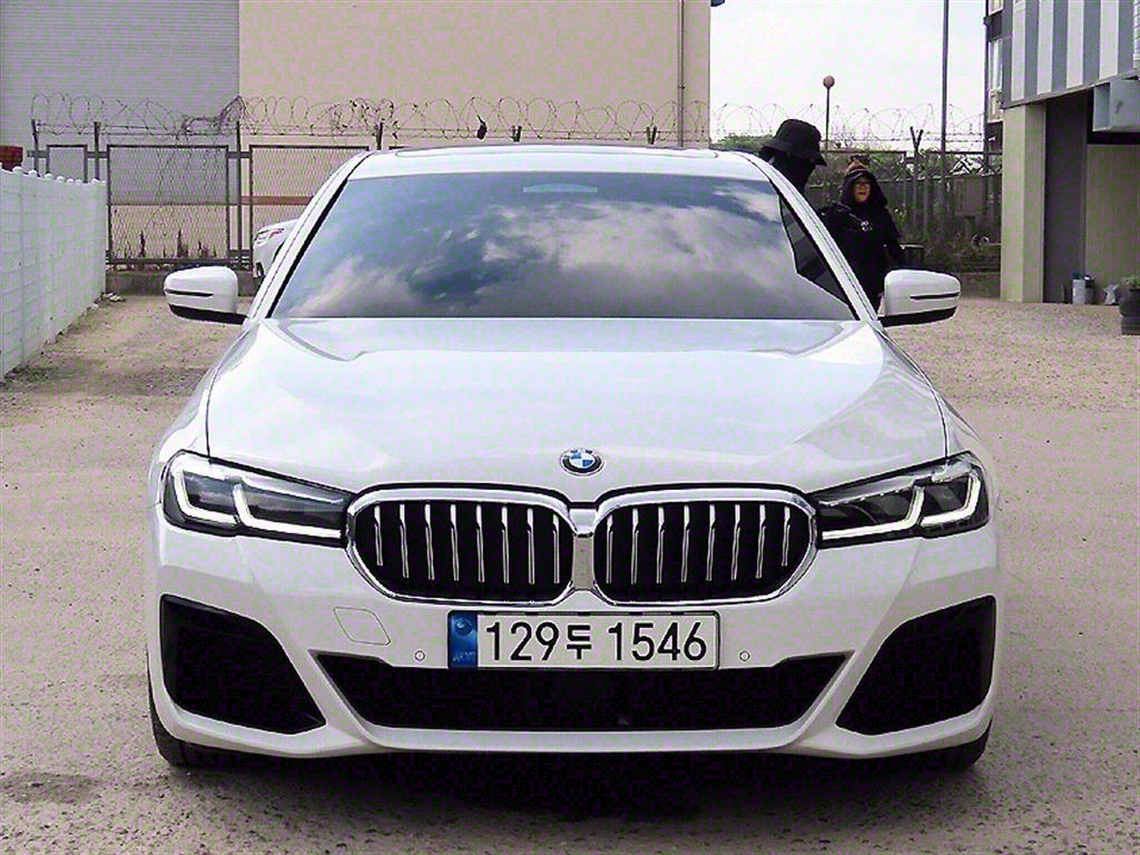 BMW 5ø(7)  520i M 