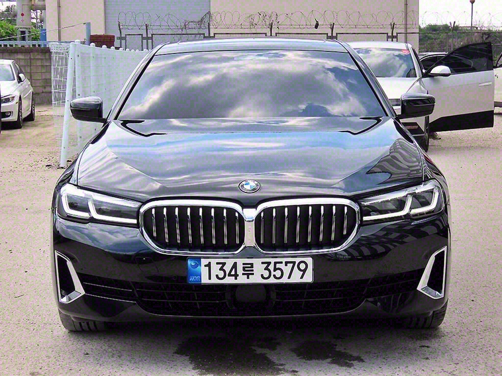 BMW 5ø(7)  523d Ÿ