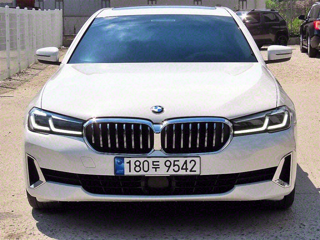BMW 5ø(7)  530e Ÿ