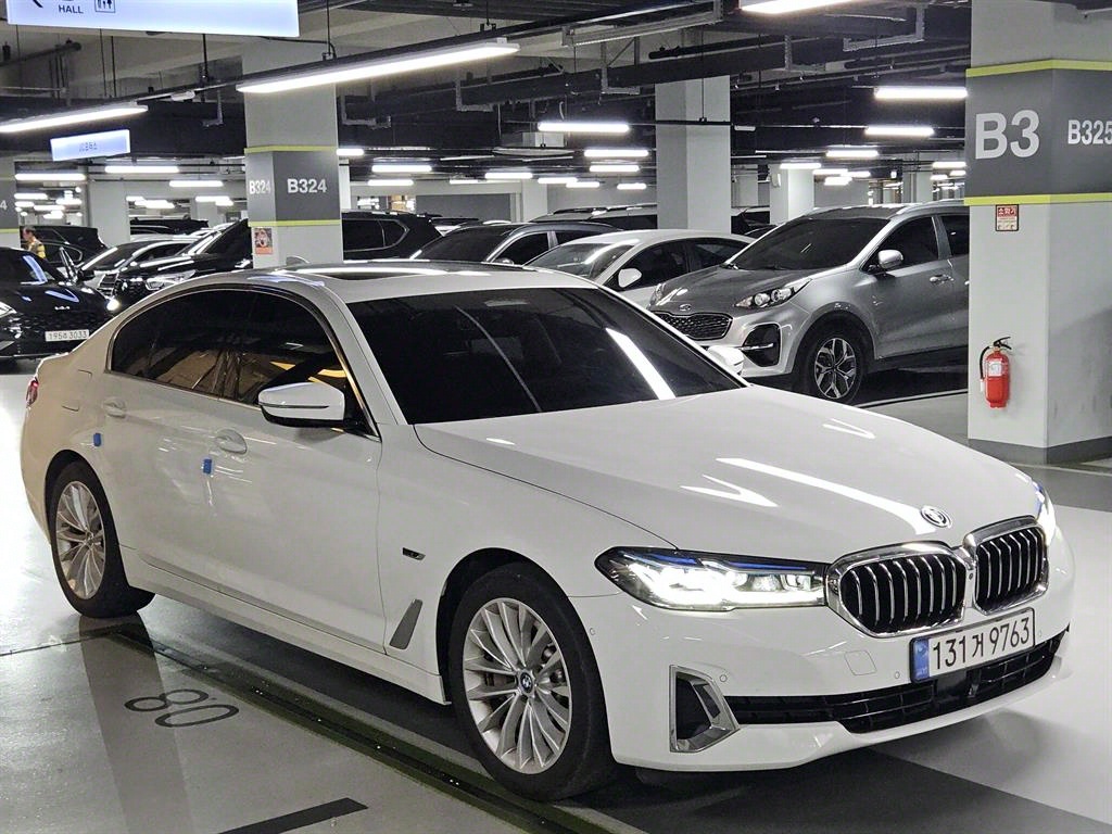 BMW 5ø(7)  530e Ÿ