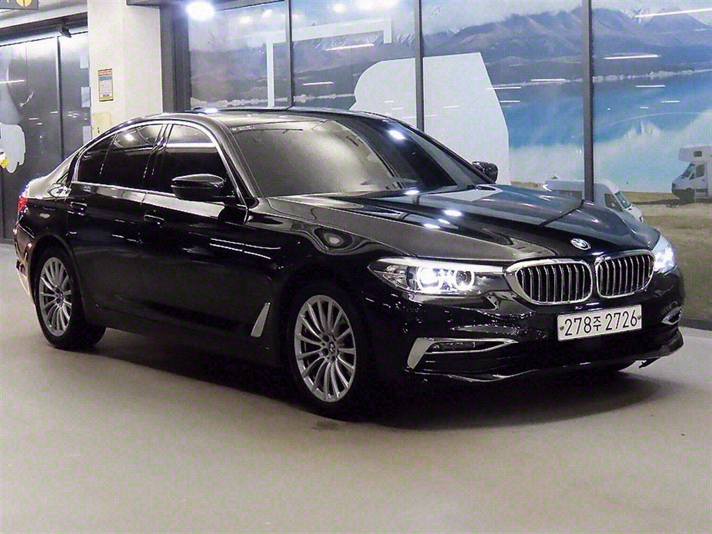 BMW 5ø(7)  520i Ÿ