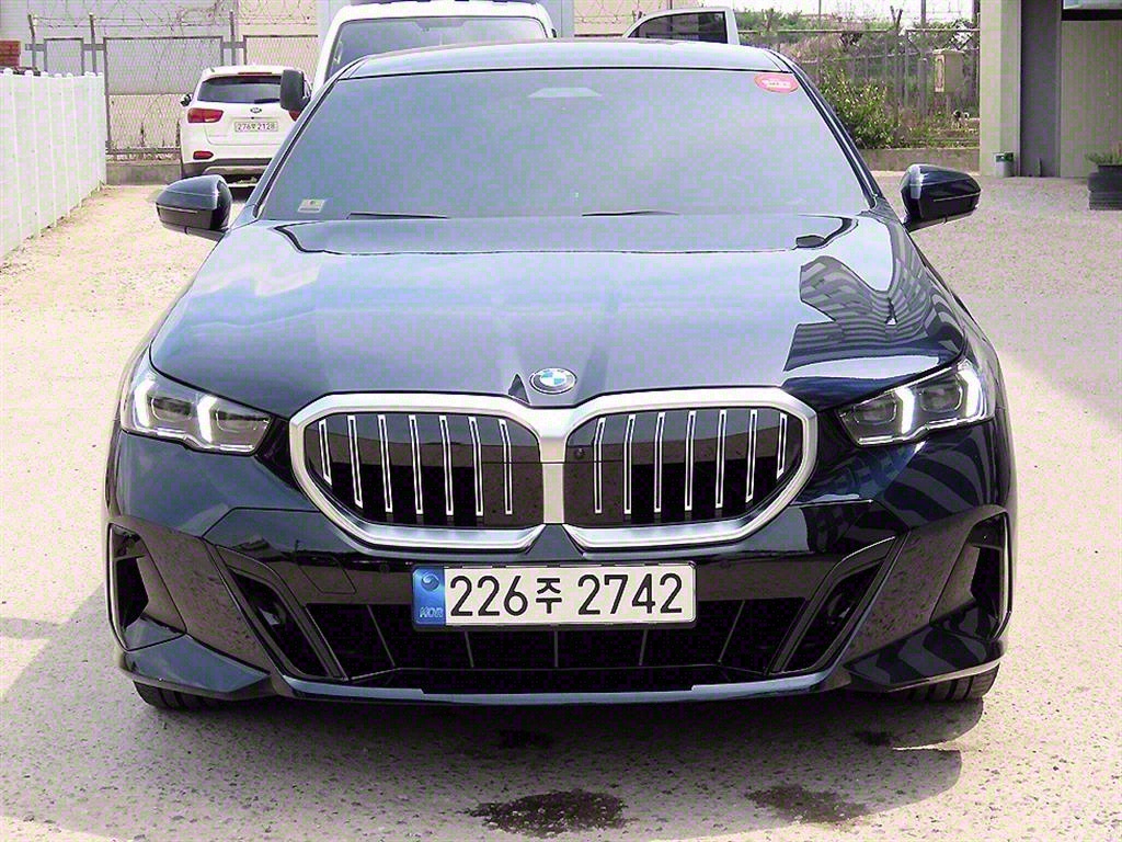 BMW 5�ø���(8����) 520i M ������
