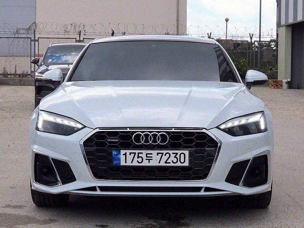 �ƿ�� A5(2����) 40TFSI ��Ʈ�� ����Ʈ�� �����̾�