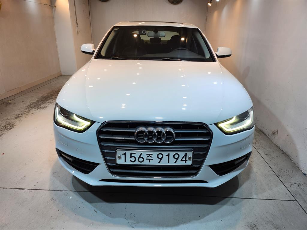 �ƿ�� A4(4����) 35 TDI ��Ʈ�� ���̳���