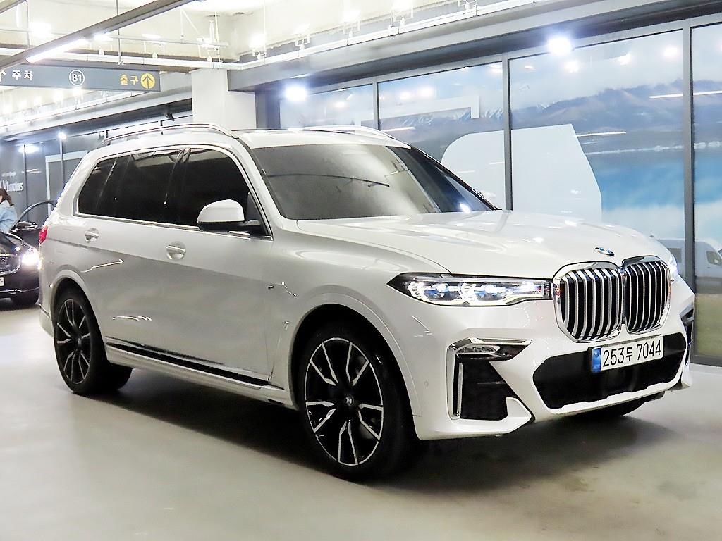 BMW X7 40i xDrive M������ ��