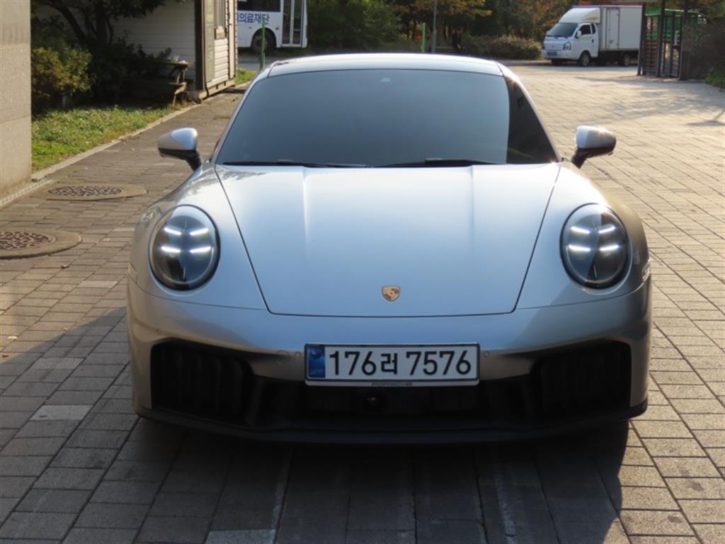������ 911(992) ī���� GTS