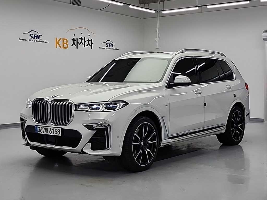 BMW X7 40i xDrive M������ ��