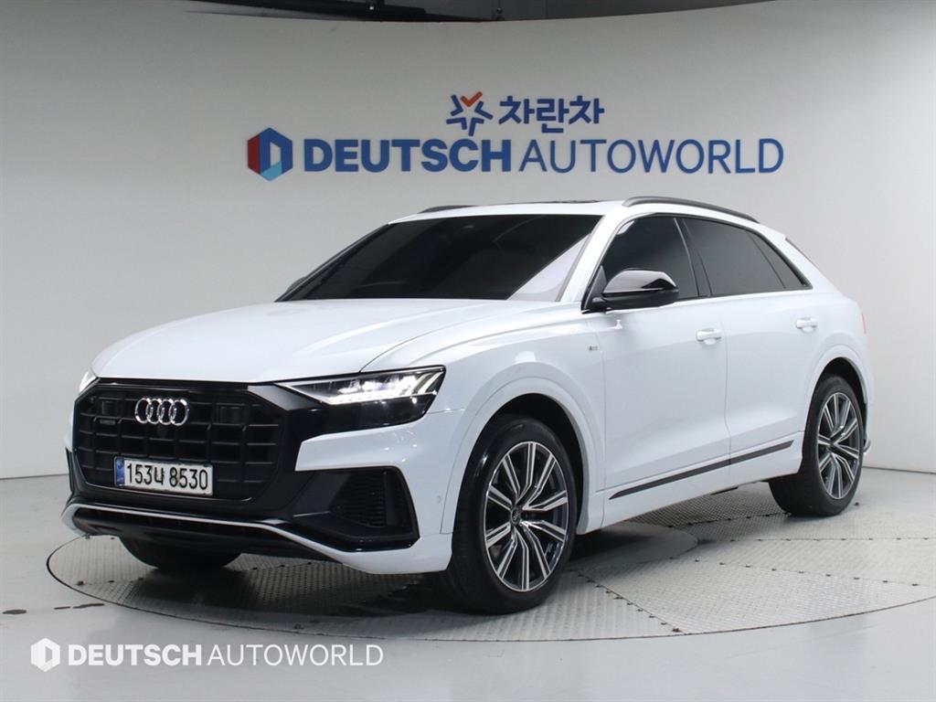 �ƿ�� Q8 55 TFSI ��Ʈ�� �����̾�