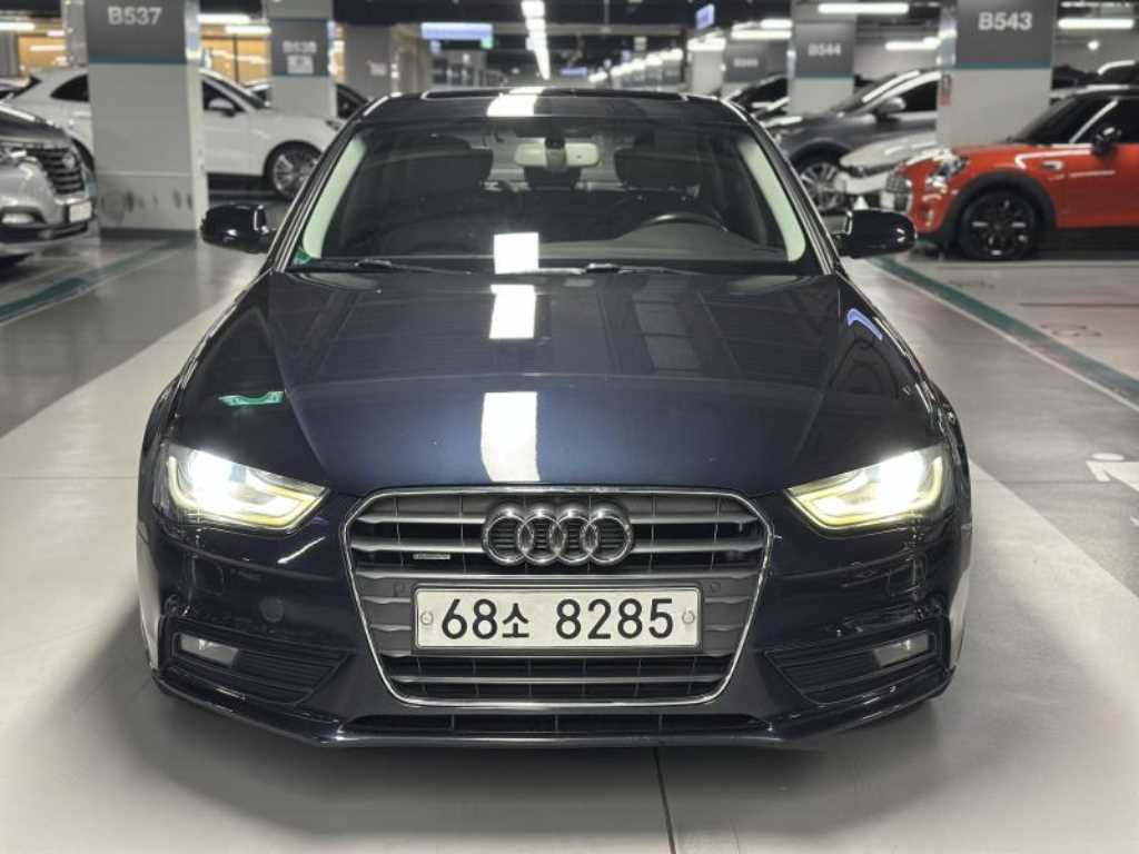 �ƿ�� A4(4����) 2.0 TFSI ��Ʈ�� ���̳���