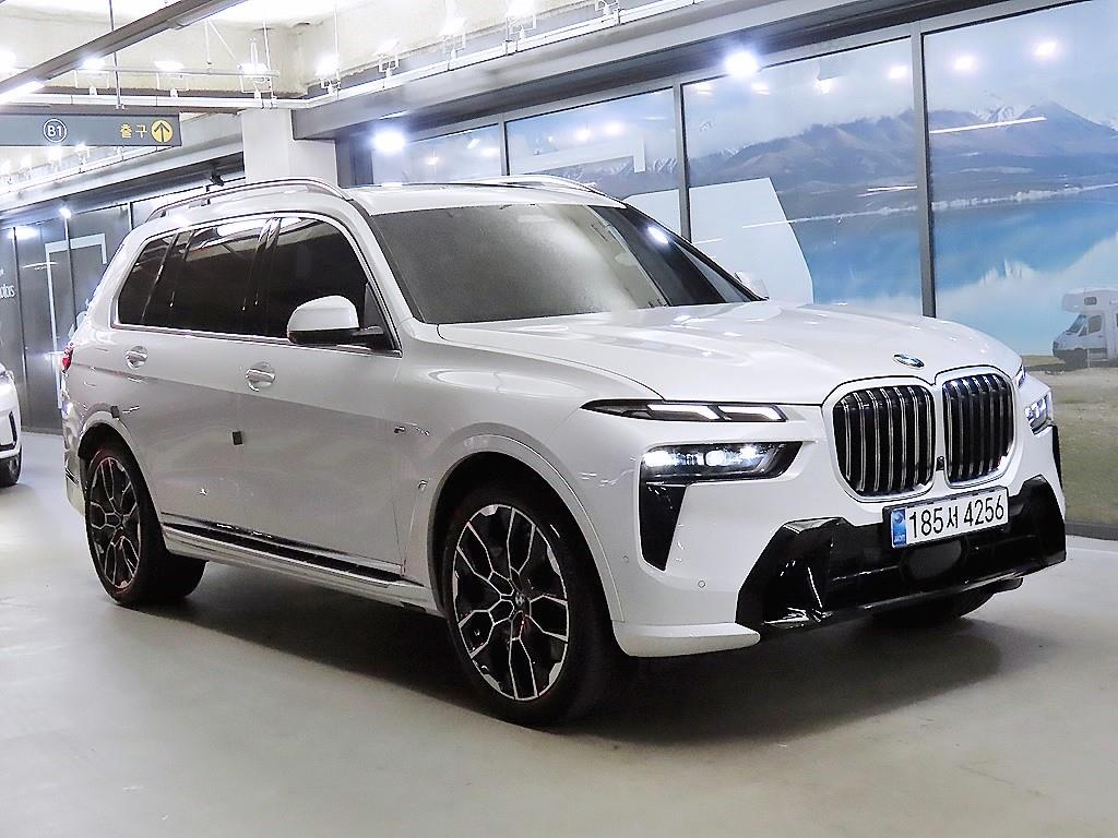 BMW X7 40i xDrive M������ ��