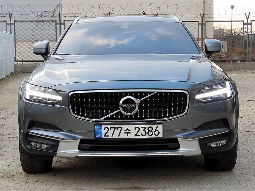 ���� V90 ũ�ν���Ʈ�� 2.0 T5 AWD ����
