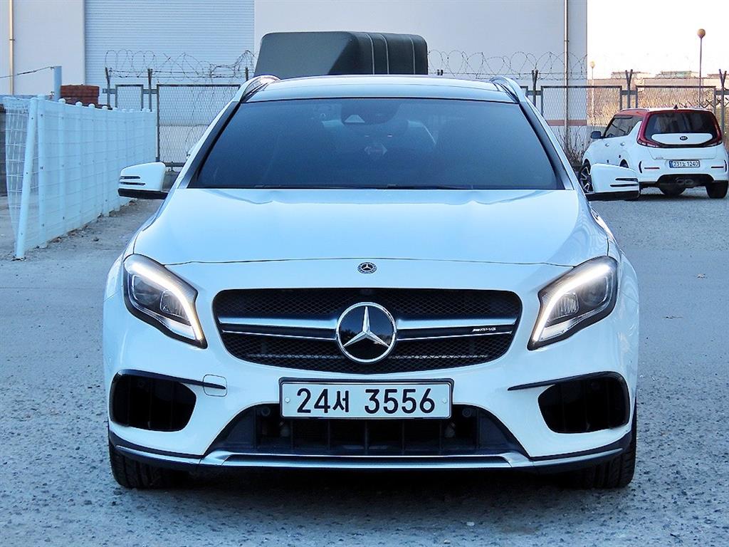 ���� GLAŬ���� GLA 45 AMG 4��ƽ 