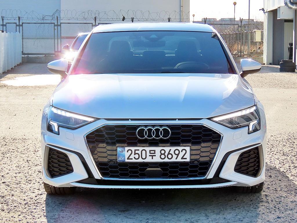 �ƿ�� A3(4����) 40 TFSI �����̾�