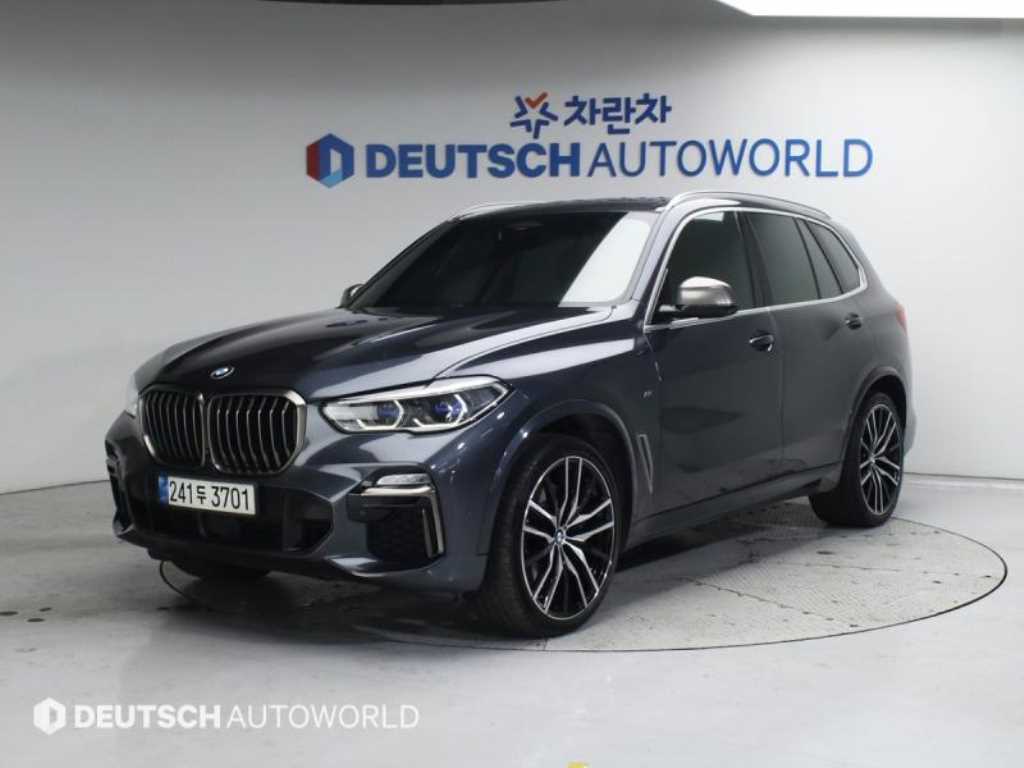 BMW X5(4����) M50i xDrive 