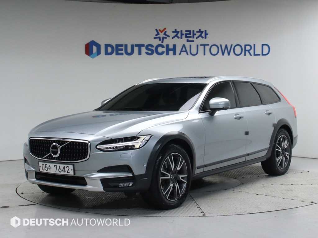 ���� V90 ũ�ν���Ʈ�� 2.0 T5 AWD 