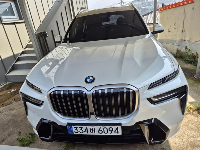 BMW X7 40i xDrive M������ ��