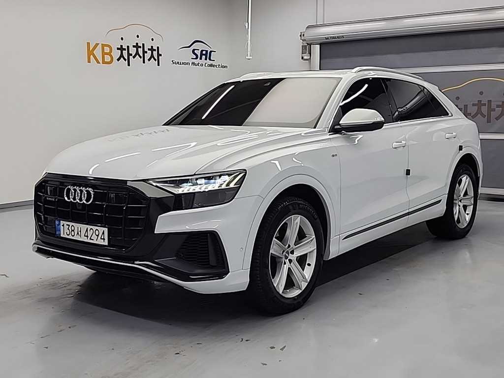 �ƿ�� Q8 45 TDI ��Ʈ�� �����̾�