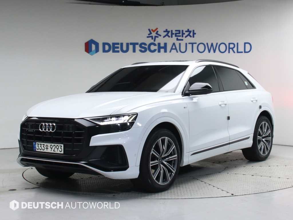 �ƿ�� Q8 55 TFSI ��Ʈ�� �����̾�