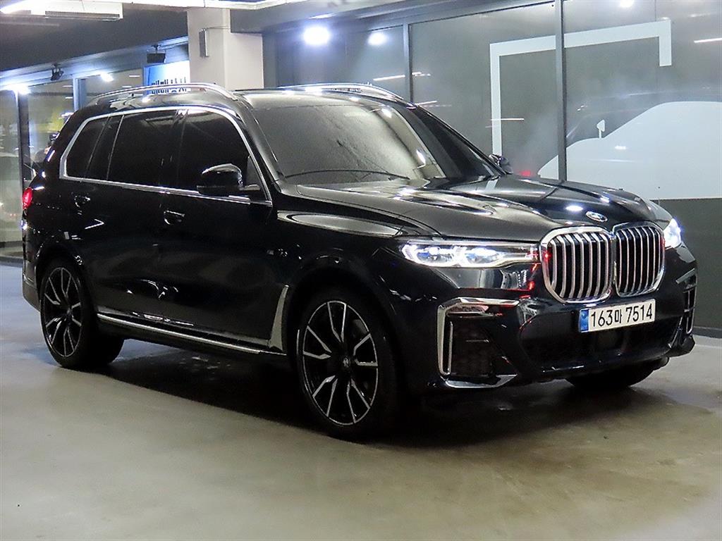 BMW X7 40i xDrive M������ ��