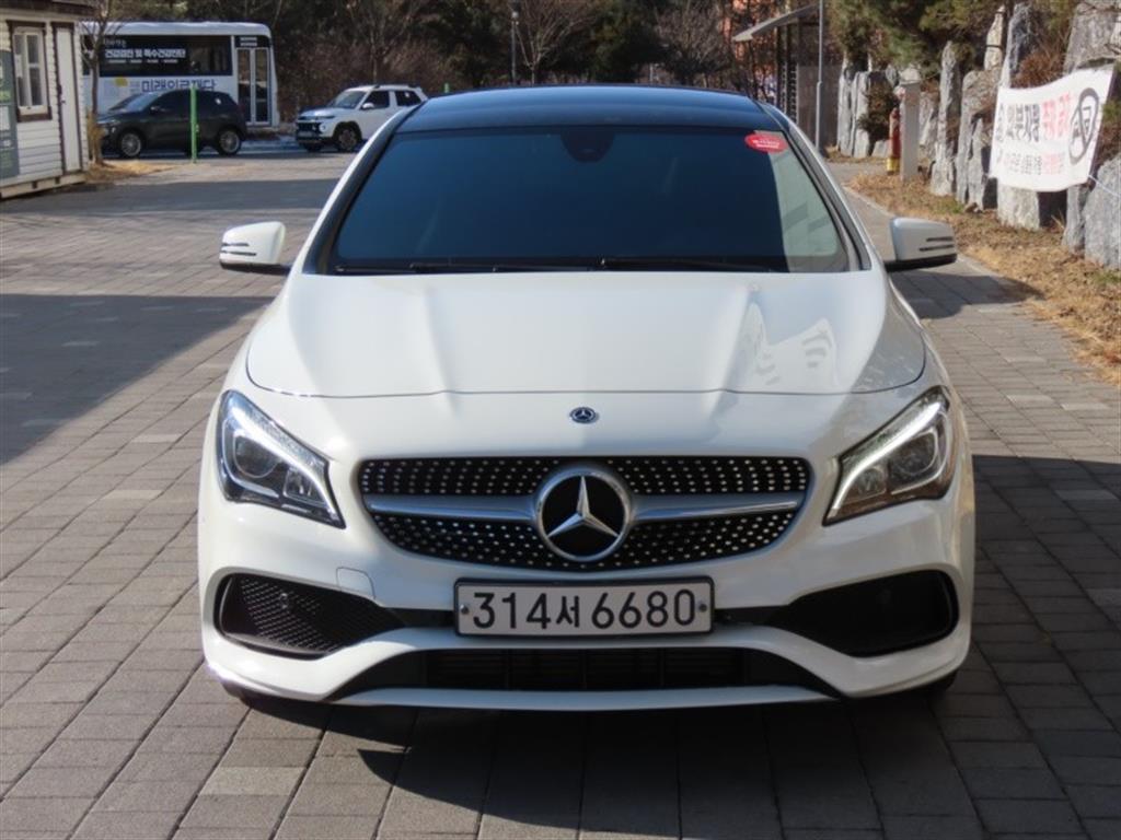 ���� CLAŬ���� CLA220 AMG ����