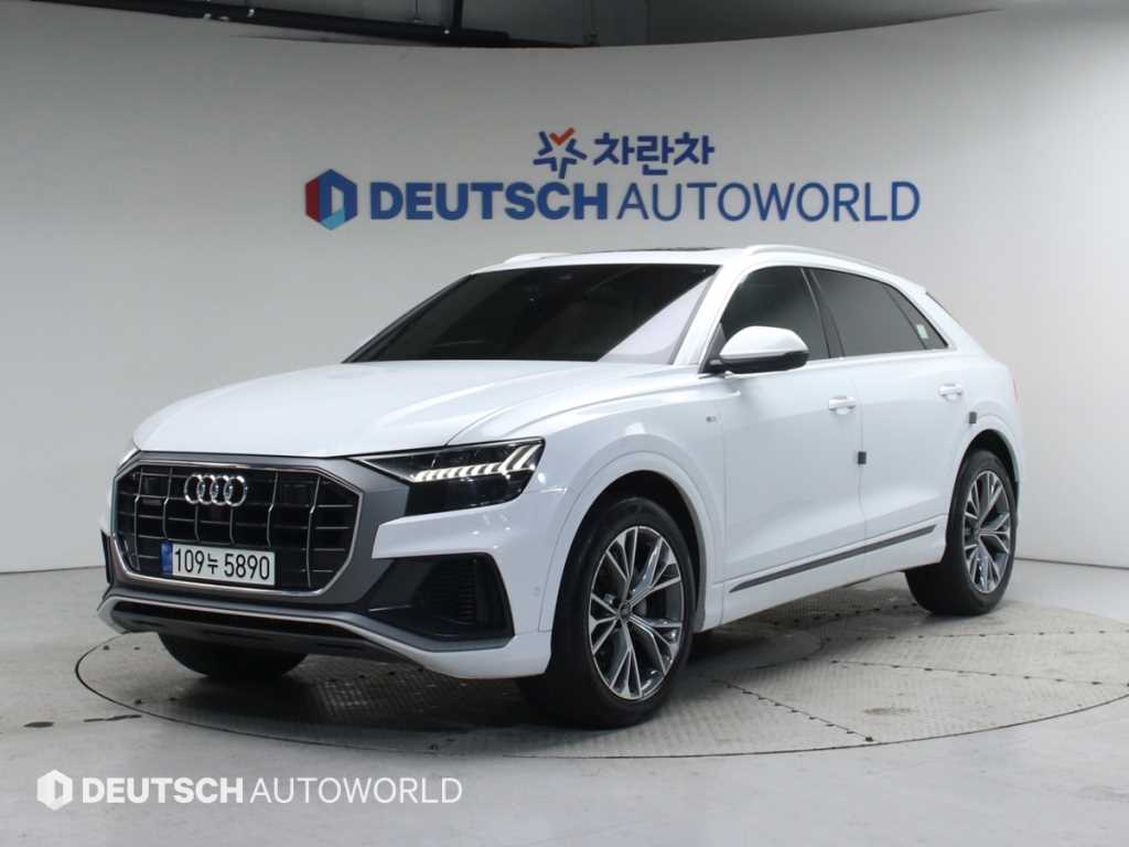 �ƿ�� Q8 50 TDI ��Ʈ�� �����̾�