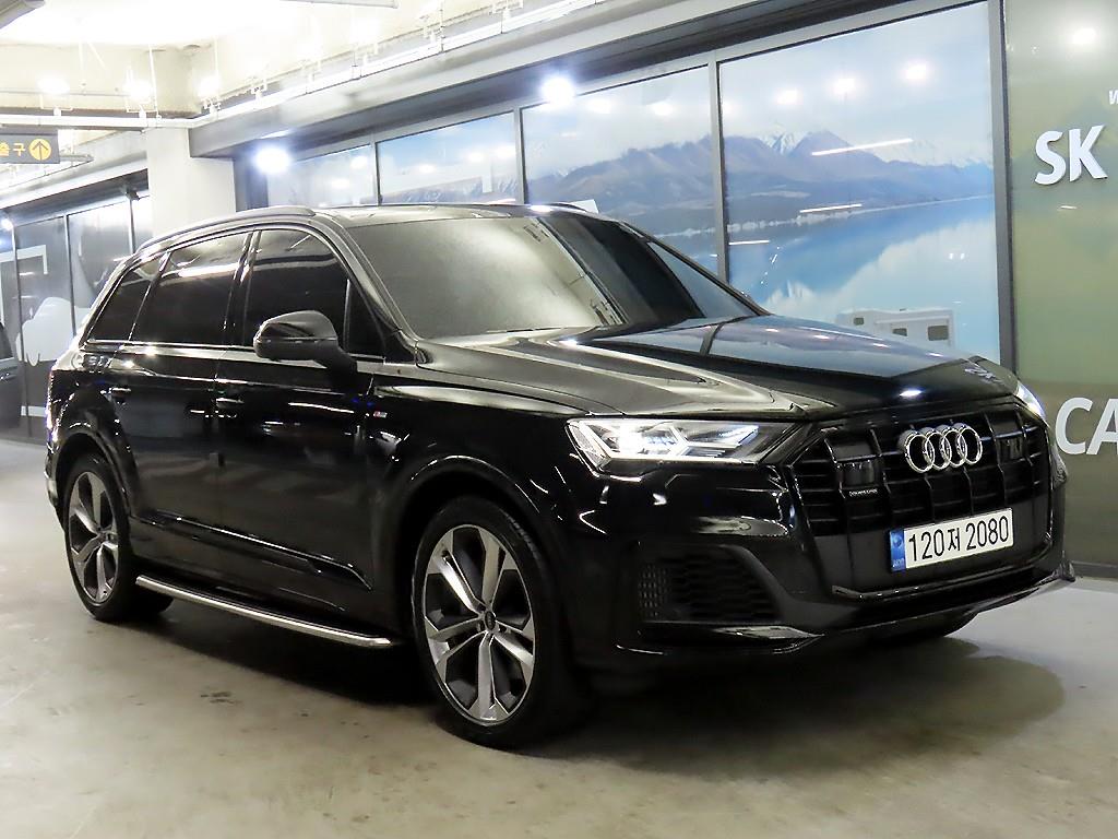 �ƿ�� Q7(2����) 55 TFSI ��Ʈ�� �����̾�